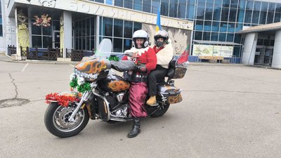 У Кривому Розі до Нового року байкери влаштували святковий мотопробіг У Кривому Розі до Нового року байкери влаштували святковий мотопробіг