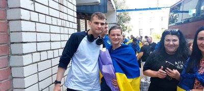 Світлана з племінником після обміну полоненими у серпні 2025 року Світлана з племінником після обміну полоненими у серпні 2025 року