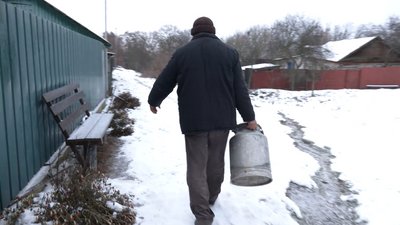 Майже три тижні без води: як живуть люди у селі на Чернігівщині Майже три тижні без води: як живуть люди у селі на Чернігівщині