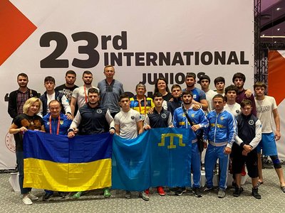 Ukraina çempionatında quşaq küreşi "Alış"ta üç qırımtatar birinci yer aldı Ukraina çempionatında quşaq küreşi "Alış"ta üç qırımtatar birinci yer aldı