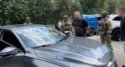 Чоловіка затримали за підозру у пропозиції незаконного перетину кордону Чоловіка затримали за підозру у пропозиції незаконного перетину кордону