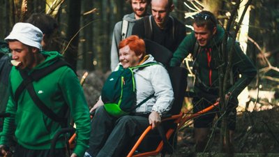 Підйоми в гори для людей з інвалідністю: проєкт "On3Wheels" шукає волонтерів