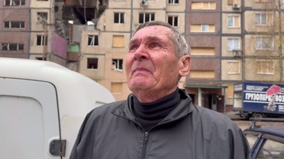 "Будь проклятий, Путін". У Дніпрі прощаються з подружжям, яке загинуло через удар РФ у ніч проти 8 листопада "Будь проклятий, Путін". У Дніпрі прощаються з подружжям, яке загинуло через удар РФ у ніч проти 8 листопада
