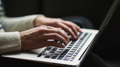 Робота за ноутбуком Робота за ноутбуком