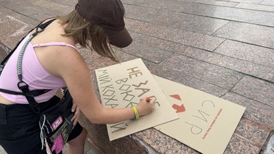В Україні тривають протести проти відставки Федорова. День шостий В Україні тривають протести проти відставки Федорова. День шостий
