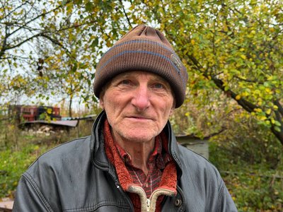 У 78 років відновив пасіку після загибелі бджіл: бджоляр із Глухова їздить продавати мед до Києва У 78 років відновив пасіку після загибелі бджіл: бджоляр із Глухова їздить продавати мед до Києва