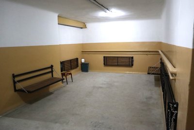 Протирадіаційні укриття, дорожня розмітка та екскаватори: хто виграв мільйонні тендери на Донеччині у березні Протирадіаційні укриття, дорожня розмітка та екскаватори: хто виграв мільйонні тендери на Донеччині у березні