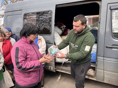 Зробив свій вибір: місія – служіння людям. Історія волонтера з Херсонщини Анатолія Дзюбенка Зробив свій вибір: місія – служіння людям. Історія волонтера з Херсонщини Анатолія Дзюбенка