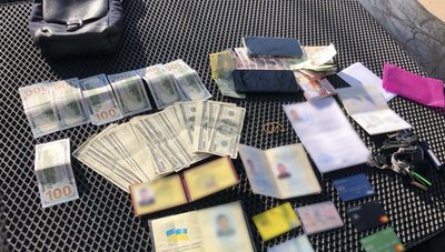 На Буковині судмедексперта підозрюють в отриманні 6 тисяч євро хабаря від військовозобов'язаного На Буковині судмедексперта підозрюють в отриманні 6 тисяч євро хабаря від військовозобов'язаного