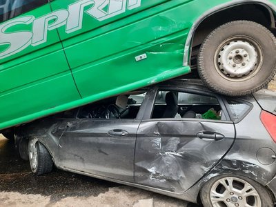 У Дніпрі зіткнулися чотири авто: що відомо У Дніпрі зіткнулися чотири авто: що відомо