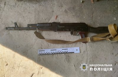 Знайшли автомат, боєприпаси та вибухівку: на Одещині чоловіку повідомили про підозру