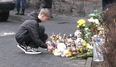 свічки, лампадки, квіти свічки, лампадки, квіти