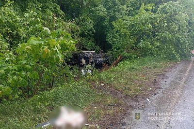 Загинув 34-річний чоловік: на Волині позашляховик врізався у вантажівку Загинув 34-річний чоловік: на Волині позашляховик врізався у вантажівку