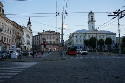 Який вигляд мала Центральна площа у Чернівцях понад століття тому Який вигляд мала Центральна площа у Чернівцях понад століття тому