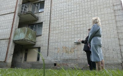У Луцьку студентка випала з балкона. Що розповіли в гуртожитку У Луцьку студентка випала з балкона. Що розповіли в гуртожитку