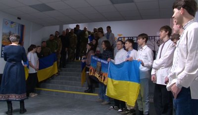 "Захисники майбутнього": у День Соборності у Черкасах ветерани провели зустріч зі школярами "Захисники майбутнього": у День Соборності у Черкасах ветерани провели зустріч зі школярами