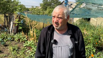 Евакуація примусова евакуація родини діти люди житель Іллінівки Олег прифронтове село Іллінівка Іллінівська громада Донецька область 10 вересня 2024 рік Евакуація примусова евакуація родини діти люди житель Іллінівки Олег прифронтове село Іллінівка Іллінівська громада Донецька область 10 вересня 2024 рік