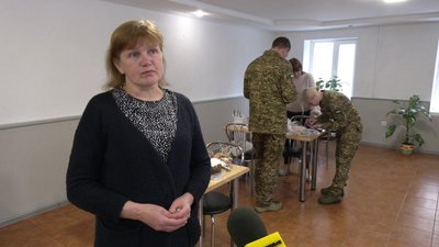 "Великодній смаколик для побратима": військові, які лікуються на Рівненщині, прикрашають паски "Великодній смаколик для побратима": військові, які лікуються на Рівненщині, прикрашають паски
