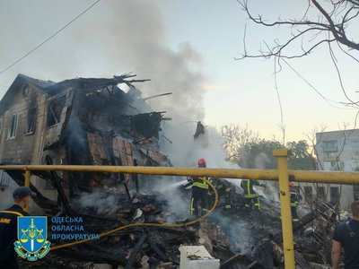 Під ранок армія РФ атакувала південь Одещини дронами: є загиблі та травмовані, пошкоджені будинки Під ранок армія РФ атакувала південь Одещини дронами: є загиблі та травмовані, пошкоджені будинки