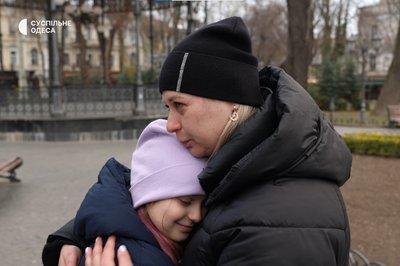 "Не хочу, щоб тато загинув": донька і дружина чекають вдома безвісти зниклого військового "Не хочу, щоб тато загинув": донька і дружина чекають вдома безвісти зниклого військового