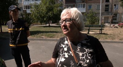 Жителі багатоквартирного будинку у Луцьку, який зазнав ранкової атаки РФ, показали наслідки удару Жителі багатоквартирного будинку у Луцьку, який зазнав ранкової атаки РФ, показали наслідки удару