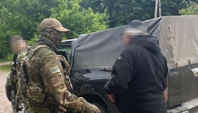 Підприємець з Вовчанська розповідав росіянам, де стоїть артилерія ЗСУ, яка відбиває наступ — СБУ Підприємець з Вовчанська розповідав росіянам, де стоїть артилерія ЗСУ, яка відбиває наступ — СБУ