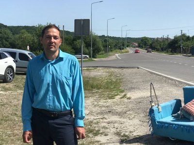 Аркадій Фішман, Диван на колесах, винахідник збирає гроші для ЗСУ Аркадій Фішман, Диван на колесах, винахідник збирає гроші для ЗСУ