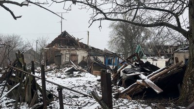 Розбитий обстрілами будинок Дмитро-Дар’ївка Донецька область 17 грудня 2025 рік Розбитий обстрілами будинок Дмитро-Дар’ївка Донецька область 17 грудня 2025 рік