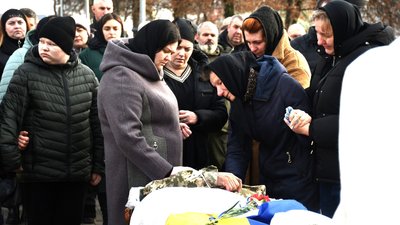 Прощання з бійцями на Чернігівщині 25 листопада 2025: поховали чотирьох бійців Прощання з бійцями на Чернігівщині 25 листопада 2025: поховали чотирьох бійців