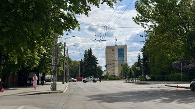 Атака російських БпЛА у Луцьку: пролунала серія вибухів, є пожежа Атака російських БпЛА у Луцьку: пролунала серія вибухів, є пожежа