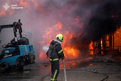 Унаслідок атаки РФ на Одесу загинули троє людей, є поранені Унаслідок атаки РФ на Одесу загинули троє людей, є поранені