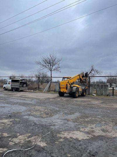 Спеціалісти відновлюють інфраструктуру у Лиманській громаді. Фото: Facebook/Олександр Журавльов Спеціалісти відновлюють інфраструктуру у Лиманській громаді. Фото: Facebook/Олександр Журавльов