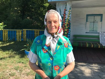 "Тату, я хочу розмалювати цю зупинку" — уродженка Житомирщини Оксана Гелевей "Тату, я хочу розмалювати цю зупинку" — уродженка Житомирщини Оксана Гелевей