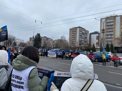 "У Черкасах відбулась акція "Не мовчи — полон вбиває" "У Черкасах відбулась акція "Не мовчи — полон вбиває"