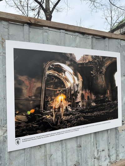 Фотовиставка-інсталяція "Вогнетривкі" 24 ОМБр відкрилася у Стокгольмі Фотовиставка-інсталяція "Вогнетривкі" 24 ОМБр відкрилася у Стокгольмі