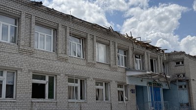 Пошкоджена обстрілами будівля Софіївка Донецька область 16 травня 2025 рік Пошкоджена обстрілами будівля Софіївка Донецька область 16 травня 2025 рік