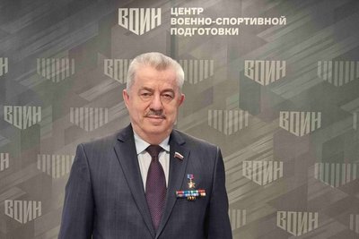 Росія вчить дітей воювати: офіцери окупаційних військ тренують українських підлітків Росія вчить дітей воювати: офіцери окупаційних військ тренують українських підлітків