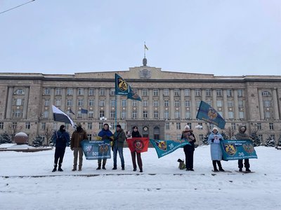 У Черкасах відбулася акція "Не мовчи — полон вбиває" У Черкасах відбулася акція "Не мовчи — полон вбиває"