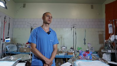 "За 3 місяці майже 2800 поранених". Історія військового хірурга "За 3 місяці майже 2800 поранених". Історія військового хірурга