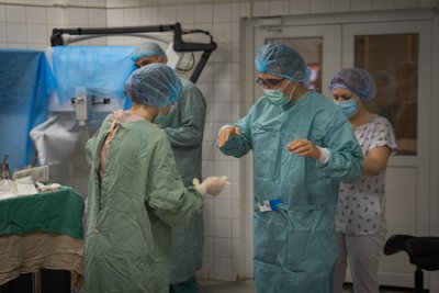Працювали в операційних та на викликах. Французькі лікарі запозичували досвід в одному з медзакладів Дніпропетровщини Працювали в операційних та на викликах. Французькі лікарі запозичували досвід в одному з медзакладів Дніпропетровщини