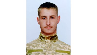 На Чернігівщині попрощалися з військовим Михайлом Савченком На Чернігівщині попрощалися з військовим Михайлом Савченком