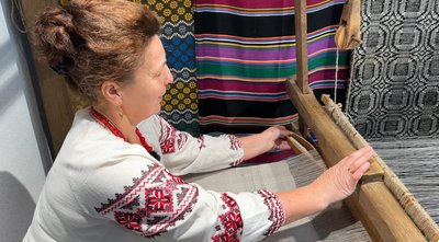“1000 метрів я виткала”: як майстриня на Рівненщині розвиває ткацьке ремесло
