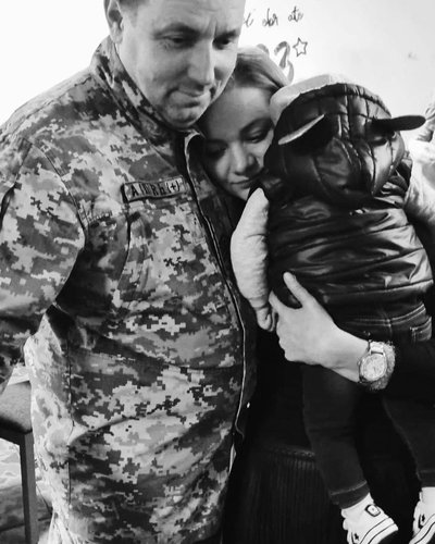 Мама, тато та дворічний син: у Черкасах попрощалися із загиблою родиною Мама, тато та дворічний син: у Черкасах попрощалися із загиблою родиною