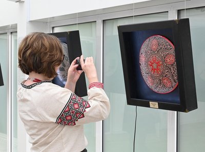 Bulğaristandaki Ukraina Elçiligi Sofiyada qırımtatar medeniyetine bağışlanğan sergini teşkil etti
