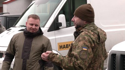 Перший маловантажний автомобіль для розвитку бізнесу передали ветерану Ігорю Рику на Рівненщині Перший маловантажний автомобіль для розвитку бізнесу передали ветерану Ігорю Рику на Рівненщині