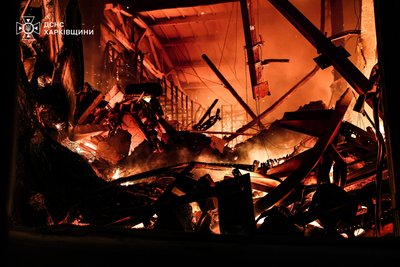 Васищеве під Харковом опинилося під ударами Росії, згорів склад Васищеве під Харковом опинилося під ударами Росії, згорів склад