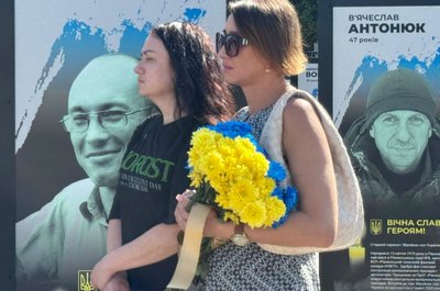 З військовими Ігорем Веремчуком та Сергієм Кондратюком попрощалися у Рівному З військовими Ігорем Веремчуком та Сергієм Кондратюком попрощалися у Рівному