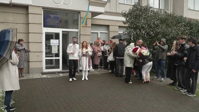 «Відчував її підтримку»: військовий та волонтерка одружилися у Рівному «Відчував її підтримку»: військовий та волонтерка одружилися у Рівному