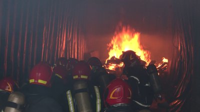 "Праця пожежного рятувальника — неоціненна": на Рівненщині вогнеборці навчалися долати вогняні смуги перешкод "Праця пожежного рятувальника — неоціненна": на Рівненщині вогнеборці навчалися долати вогняні смуги перешкод