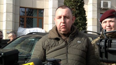 У Житомирі військовим передали дрони, генератори та автомобілі від благодійників У Житомирі військовим передали дрони, генератори та автомобілі від благодійників